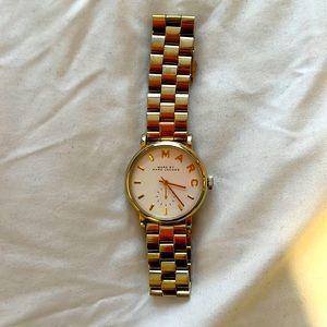 Marc by Marc Jacobs Women's Gold with gold Strap Watch